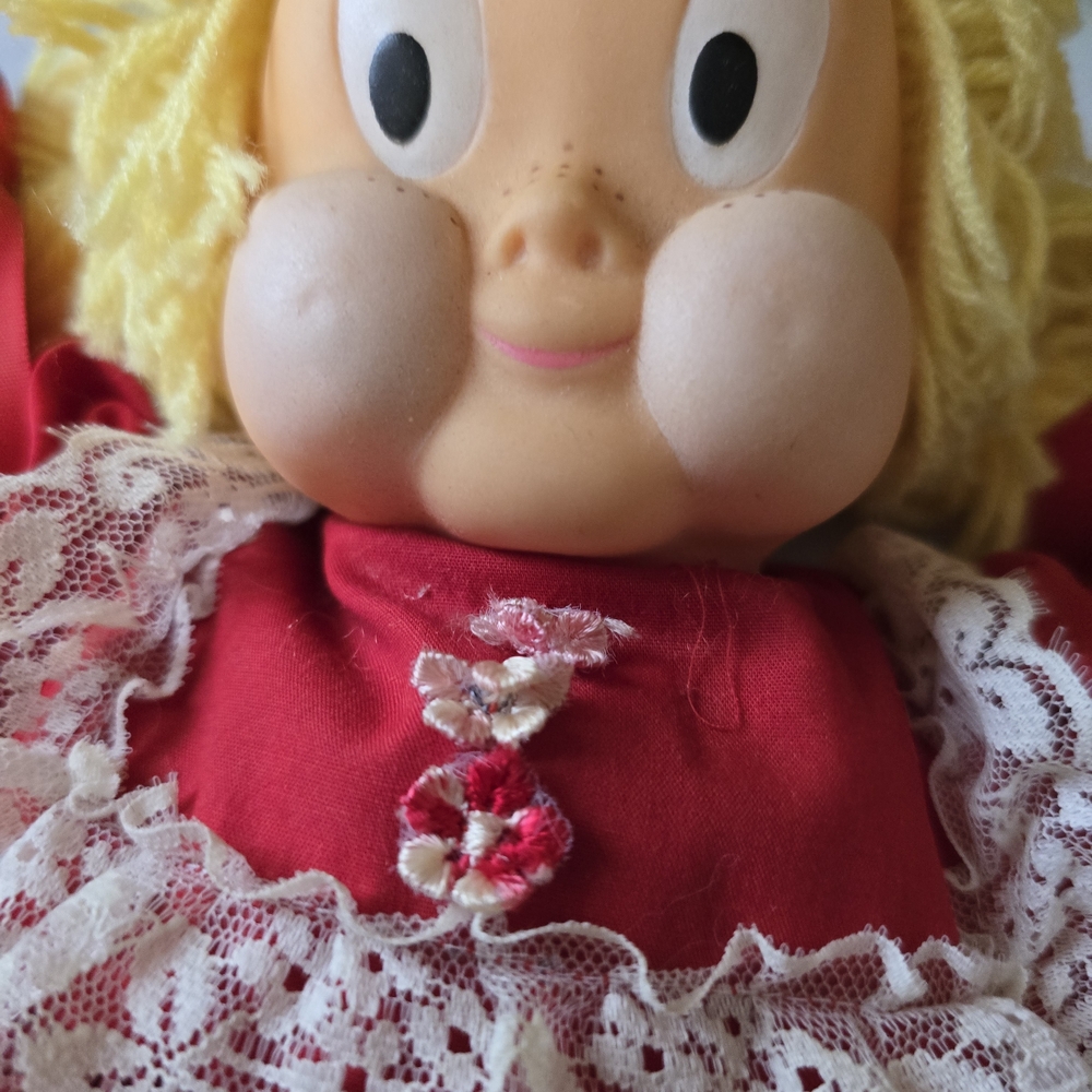Adorable Vintage (1960) Suzie Q made by Madame Alexander